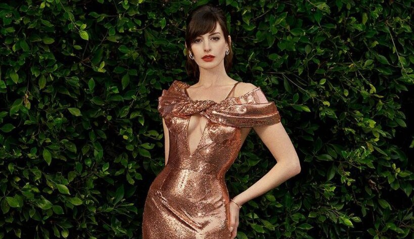 Anne Hathaway conta qual look se arrependeu de usar Lorena Bueri