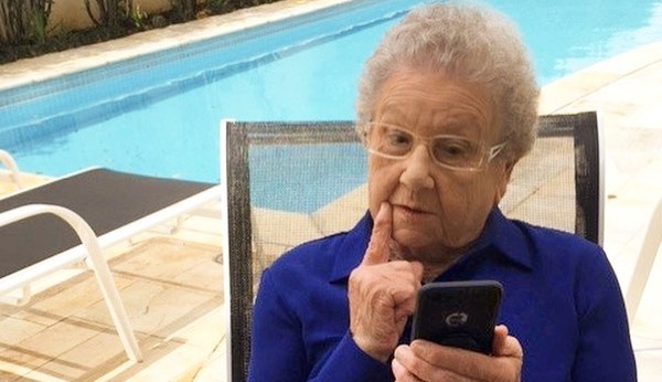Vovó Palmirinha completa 91 anos: 'Como o tempo passa rápido'
