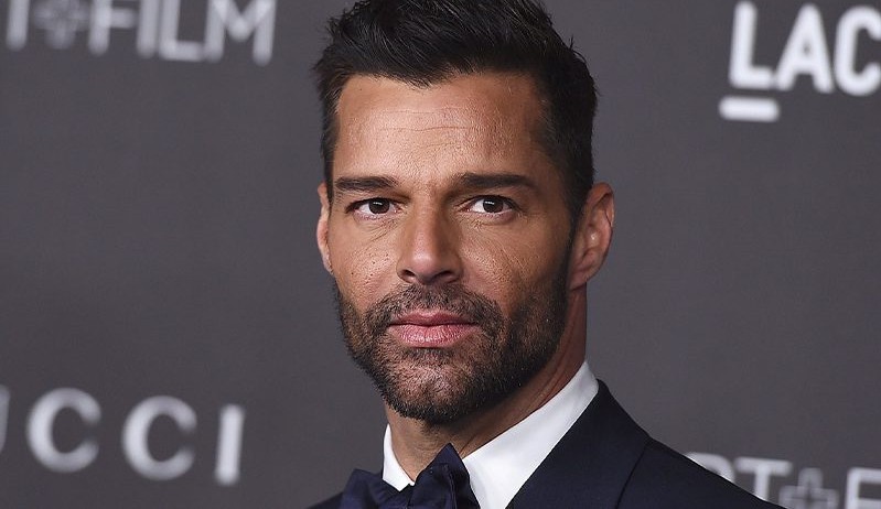 Ex-empresária de Ricky Martin pede R$15 milhões em processo por quebra de contrato Lorena Bueri