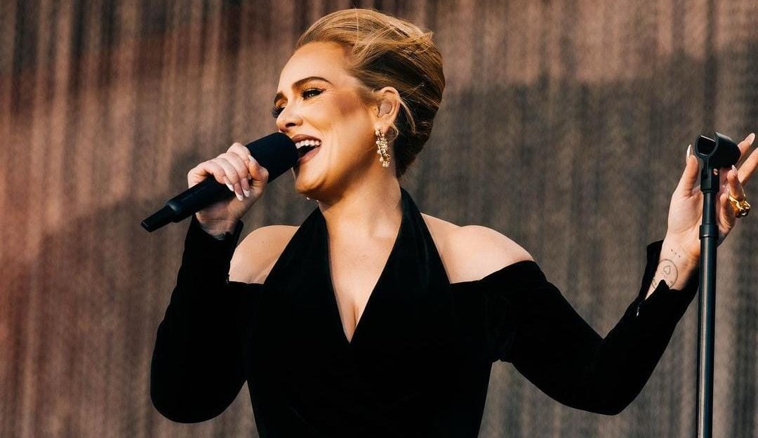 Adele comenta sobre cancelar residência de Show em Las Vegas  Lorena Bueri