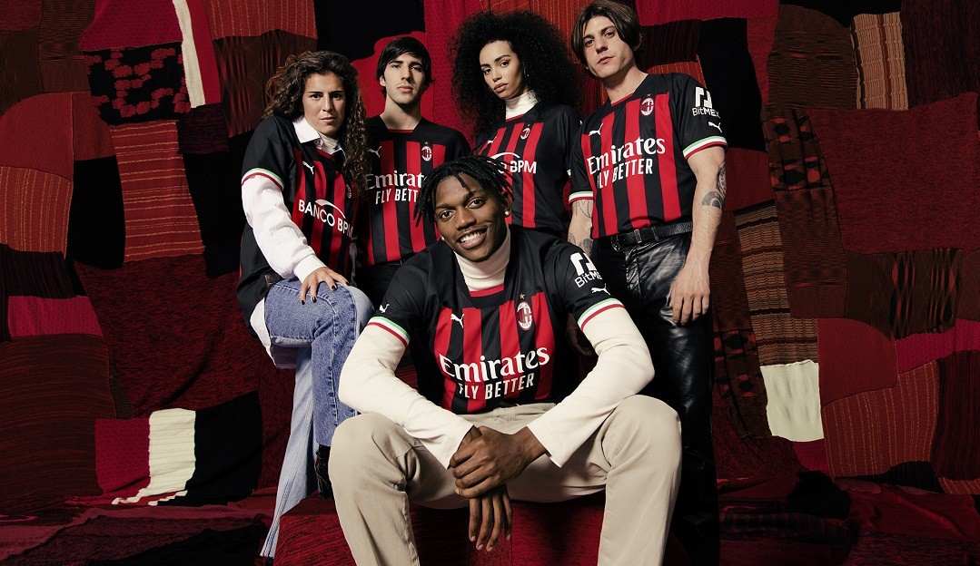 Milan divulga seu novo uniforme para a temporada 2022/23