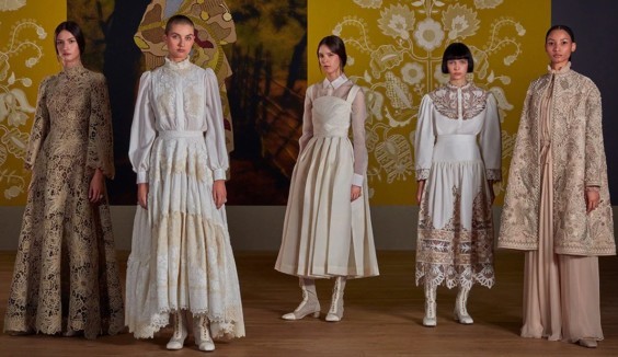 Dior apresenta coleção inspirada em Olesia Trofymenko e na árvore da vida em desfile de Paris  Lorena Bueri