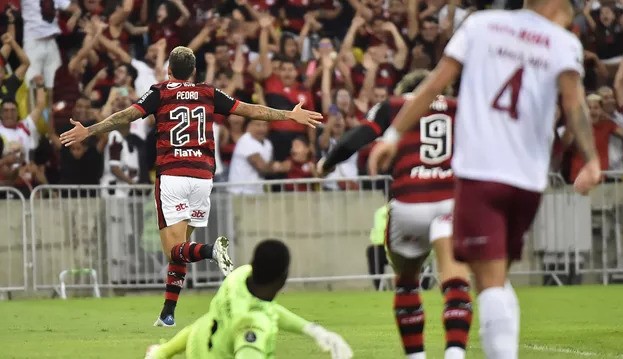 Flamengo vence o Tolima por 7 a 1 e avança para as quartas de final