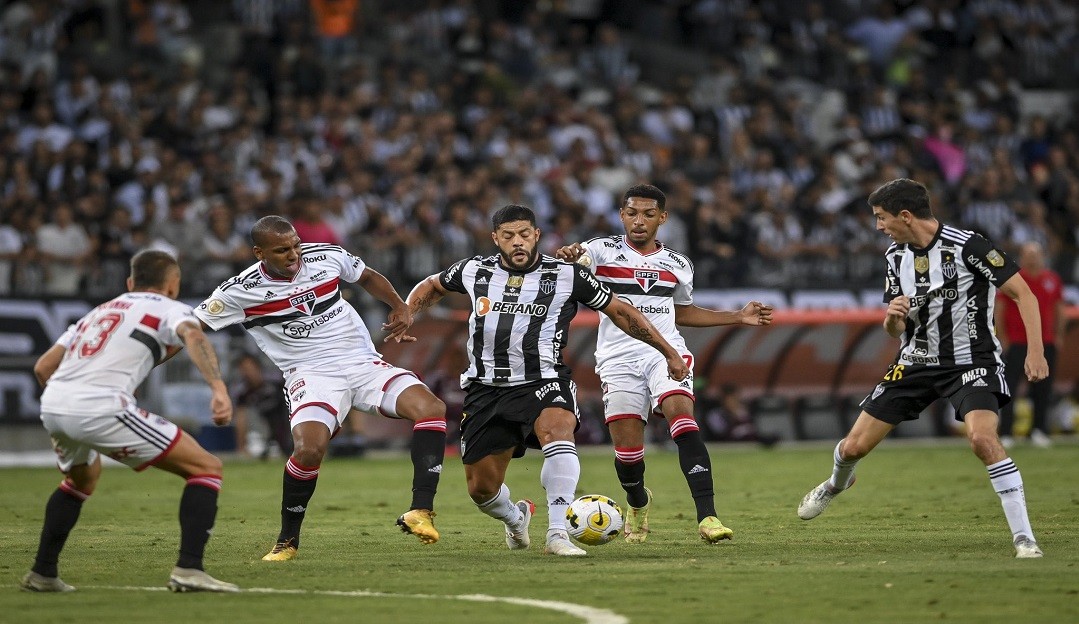 São Paulo e Atlético-MG empatam confronto pelo Brasileirão Lorena Bueri