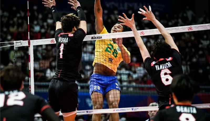 Brasil vence Japão, fecha fase e enfrenta Estados Unidos nas quartas de final da Liga das Nações