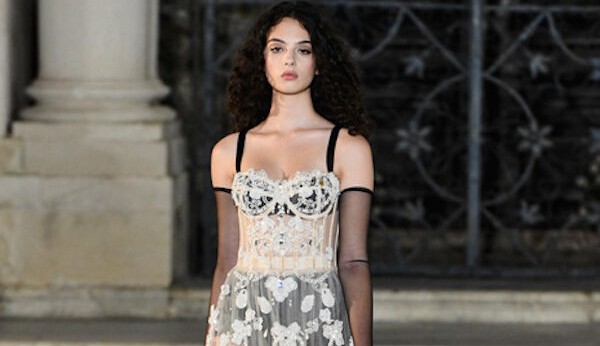 Dolce & Gabbana homenageia o barroco siciliano e a Catedral de Siracusa em desfile 
