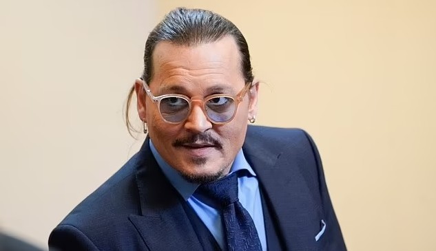 ‘City of Lies’: Johnny Depp fecha acordo judicial com membro da equipe que o acusou de agressão