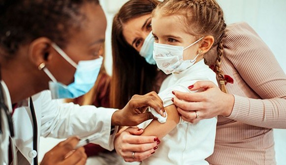 Saiba os detalhes da vacinação de crianças a partir dos três anos de idade Lorena Bueri