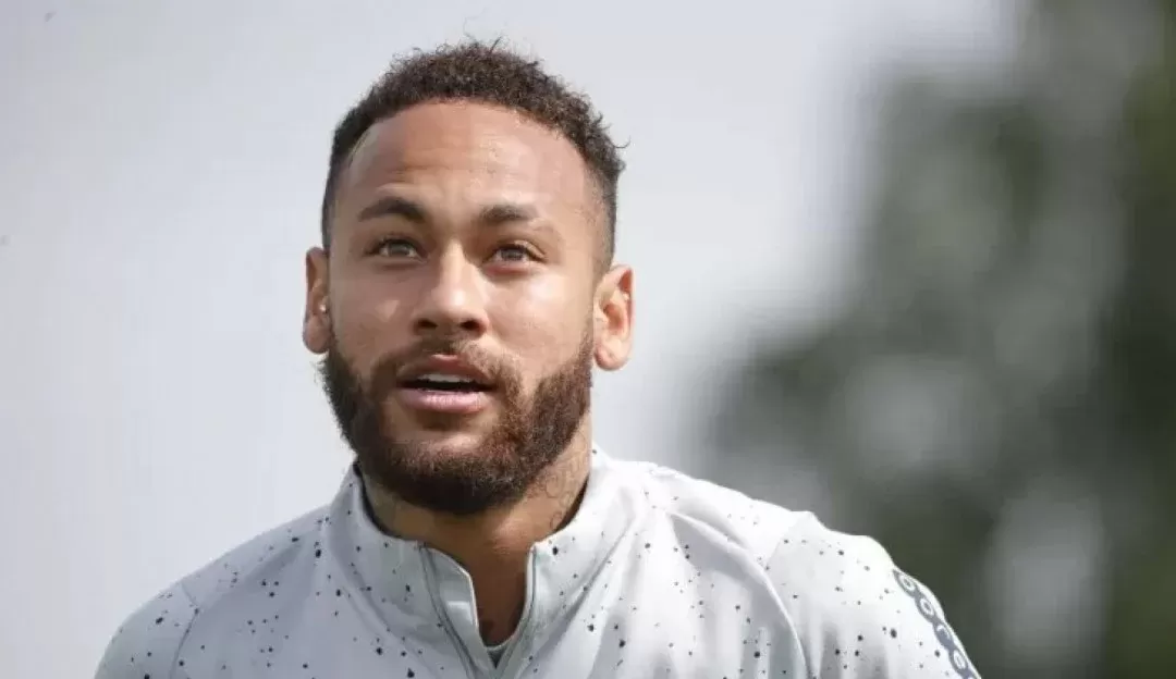 Neymar perde a paciência com fã na internet. 'Quero é que você tome conta da sua vida'