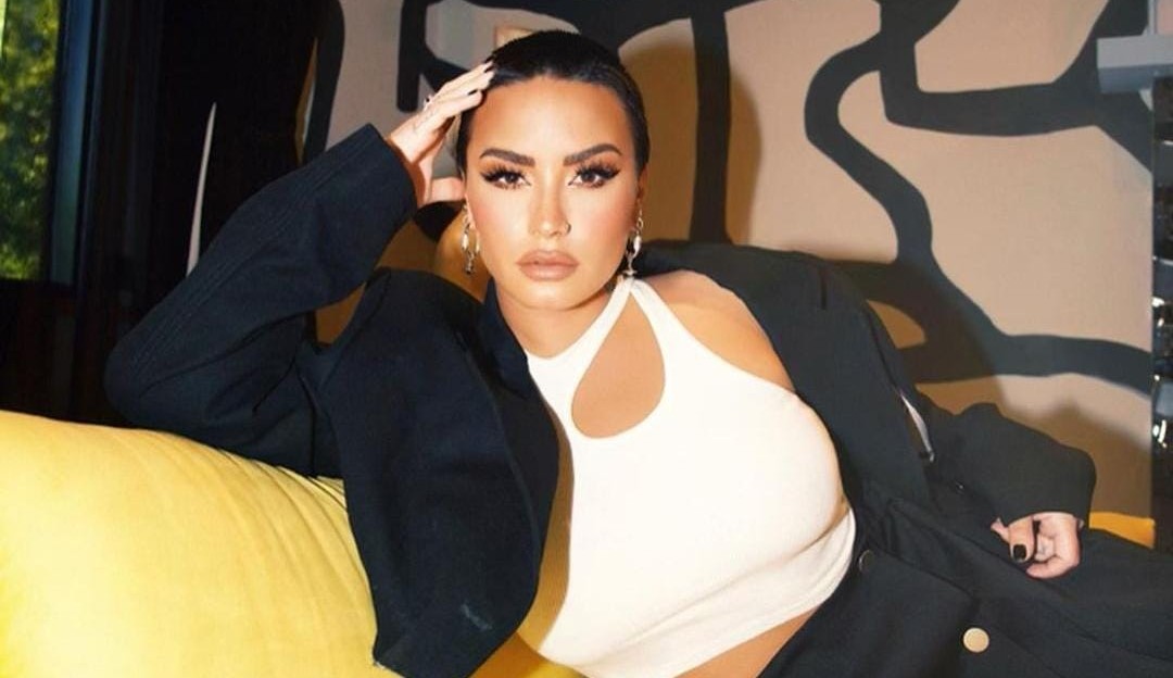 ‘Substance’: Demi Lovato faz crítica à sociedade contemporânea em sua nova música