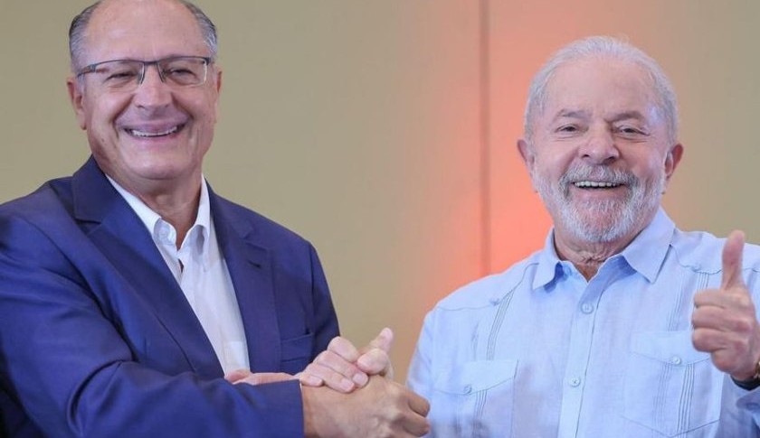 Eleições 2022: PT oficializa a chapa Lula-Alckmin na disputa ao Planalto