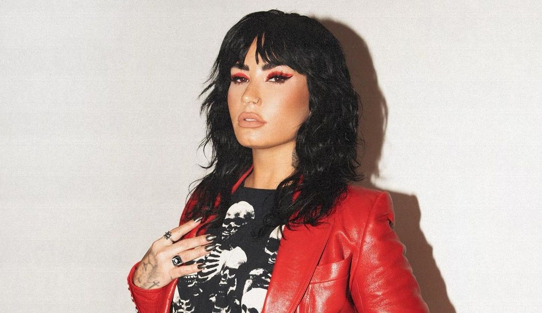 Demi Lovato fala sobre viver livre das drogas: 'Nunca pensei que aconteceria comigo'
