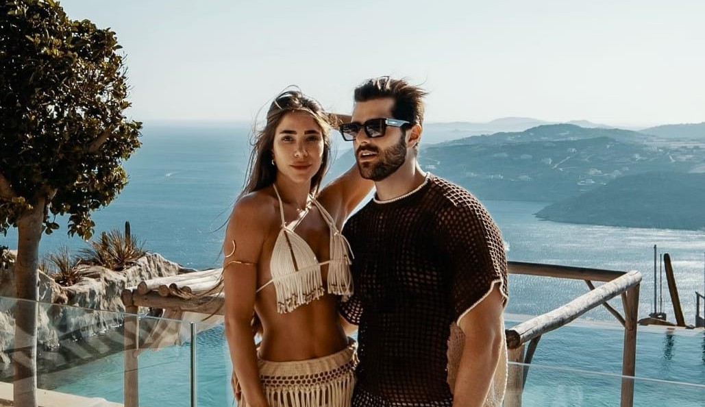 Após show na Tomorrow Land, Alok aproveita viagem a Grécia em hotel luxuoso ao lado de Romana Lorena Bueri