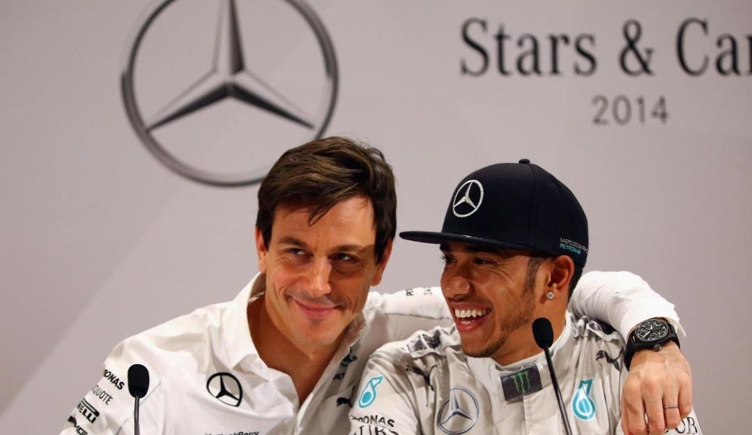 Toto Wolff cree que Hamilton se quedará en Mercedes