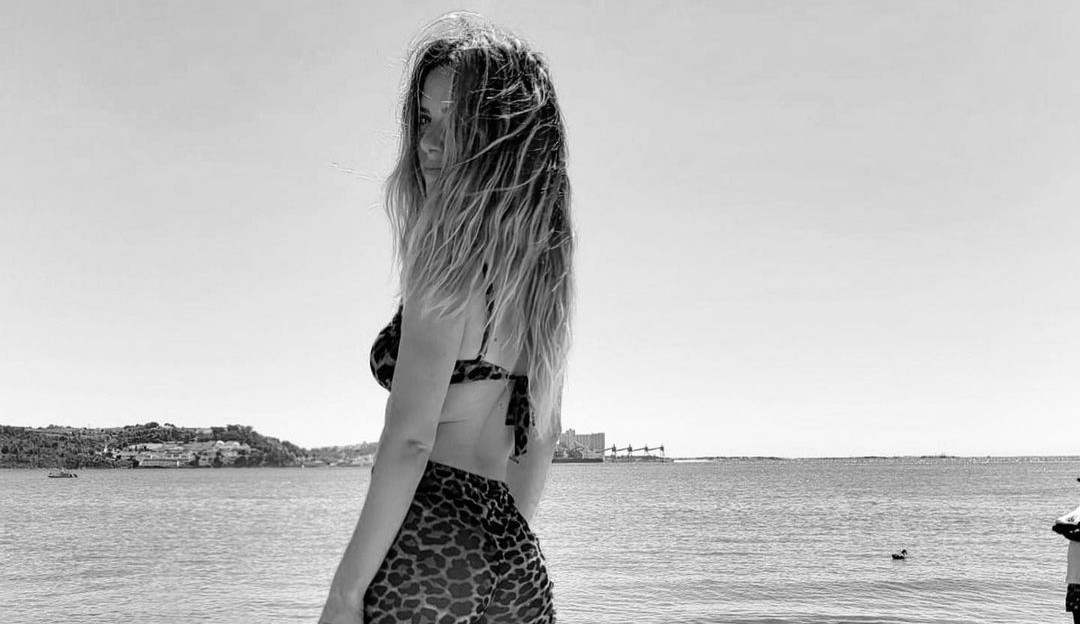 Giovanna Ewbank consegue viajar para Portugal após sufoco e aproveita verão europeu com a família 