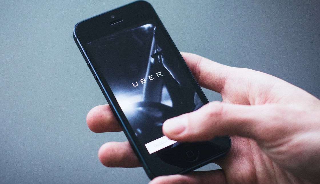 Uber atinge lucros acima do esperado