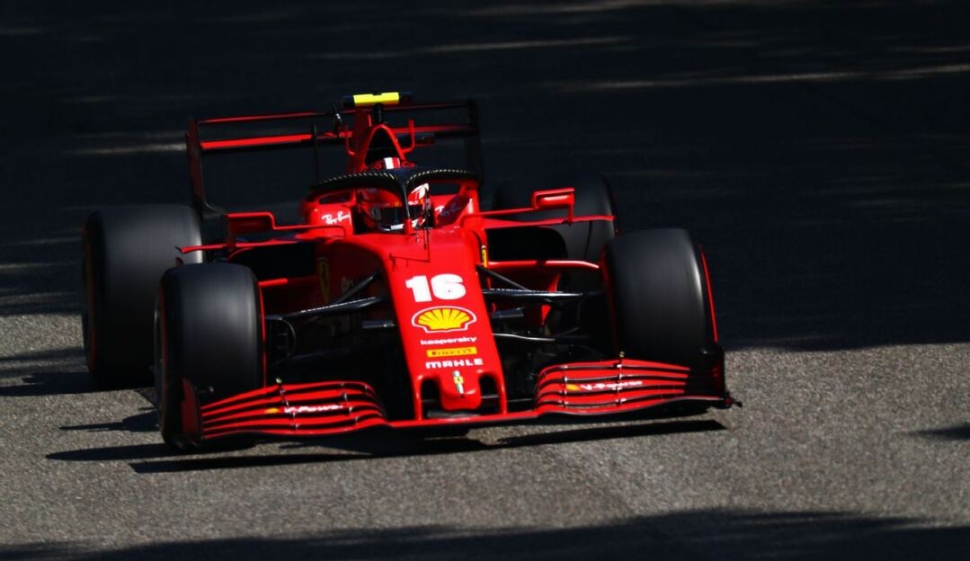 Ferrari não fará alteração de equipes na Fórmula 1 durante verão Lorena Bueri