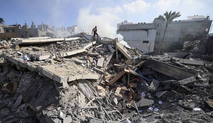 Ataques aéreos em Gaza marcam segundo dia de combate na região Lorena Bueri