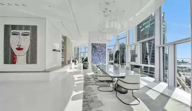 Hugh Jackman compra apartamento em Nova York  Lorena Bueri