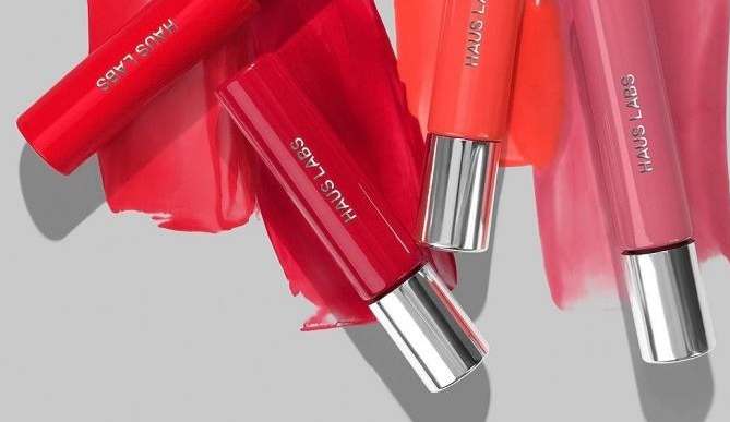 Conheça o Atomic Shake Long Lasting Liquid Lipstick, o novo batom da linha de maquiagem de Lady Gaga Lorena Bueri