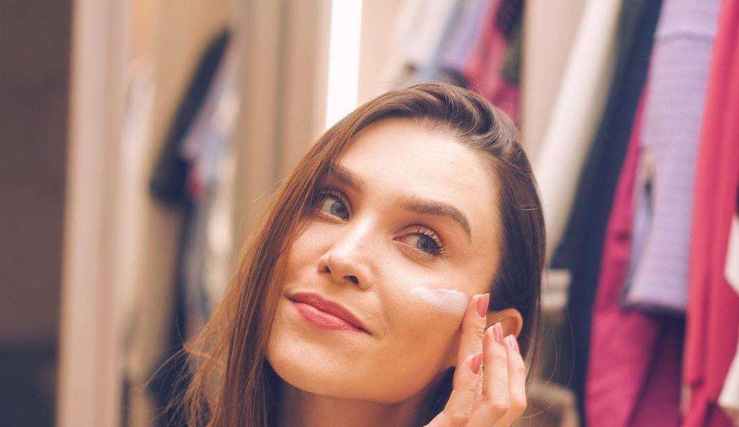 Skincare: Saiba como manter uma rotina de cuidados com a pele Lorena Bueri