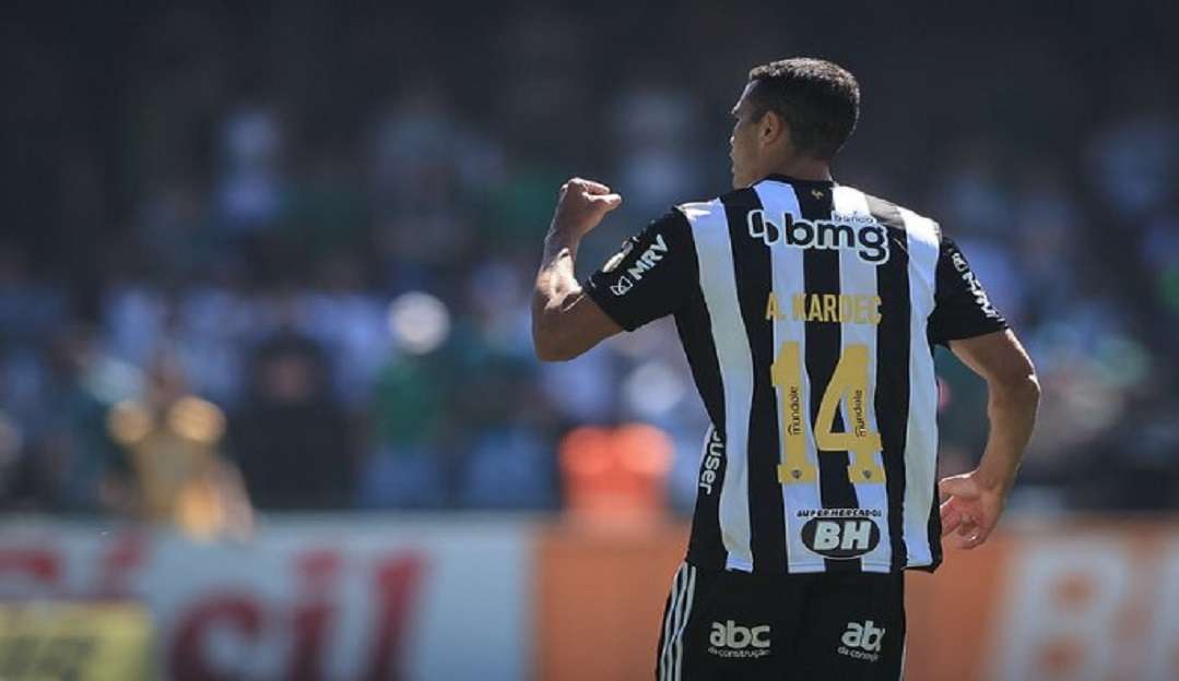 Atlético-MG consegue gol no fim da partida e vence o Coritiba Lorena Bueri