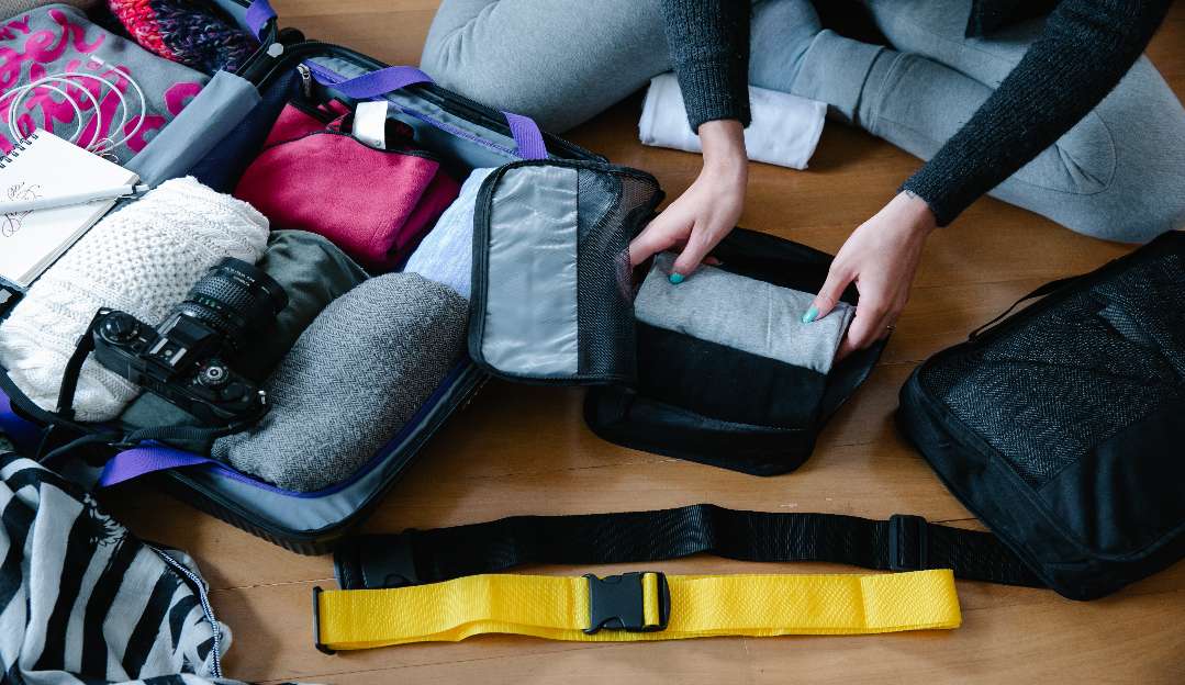 Aprenda a arrumar sua mala de viagens de forma mais prática