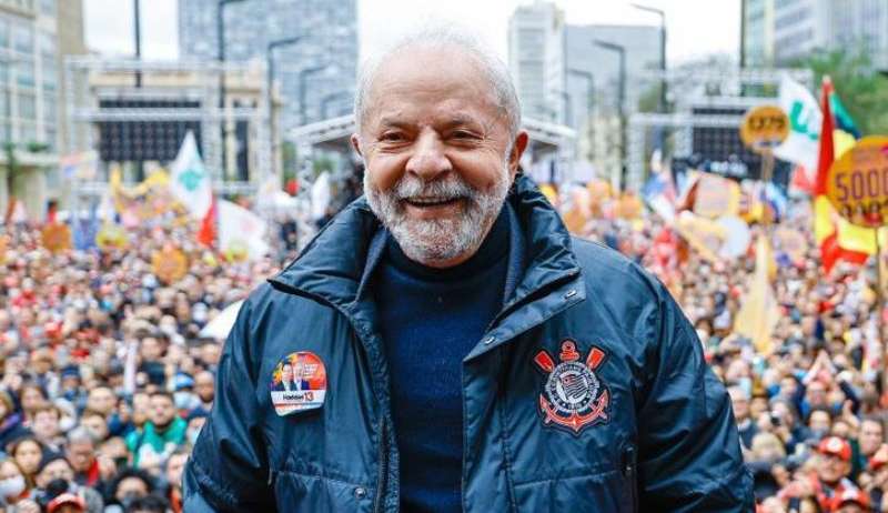 Lula faz criticas a Bolsonaro em comício no último sábado 