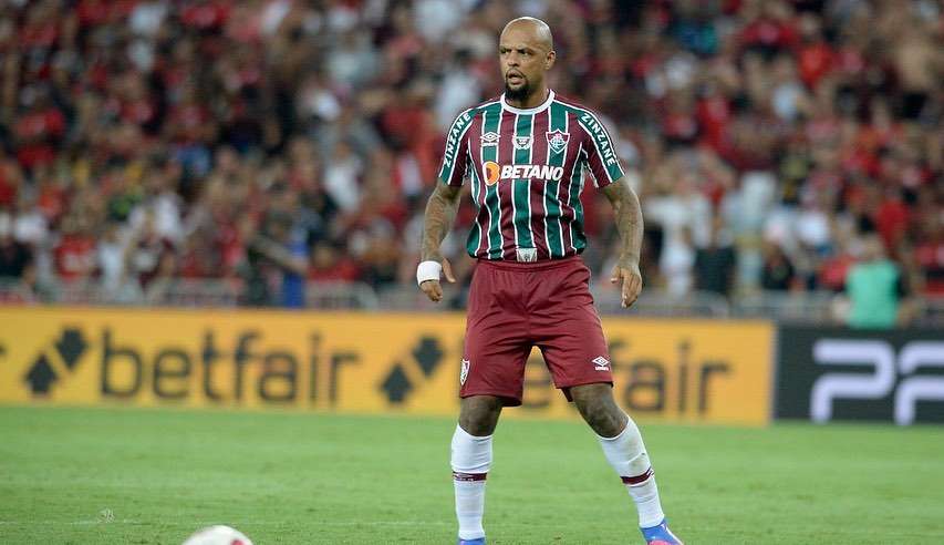 Fluminense x Corinthians: Felipe Melo volta a encontrar o rival Lorena Bueri