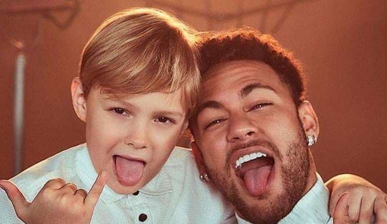 Neymar Jr derrete a web ao publicar homenagem para o filho, que celebra 11 anos de idade