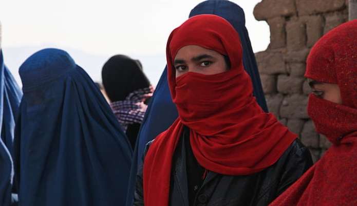 Afeganistão : A fome, o machismo, a crise; o retrato do totalitarismo