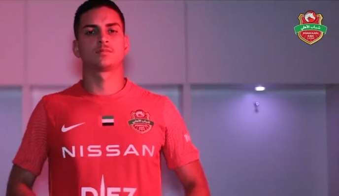 Renan Victor, zagueiro ex-Palmeiras e Bragantino, é anunciado pelo Shabab Al-Ahli 