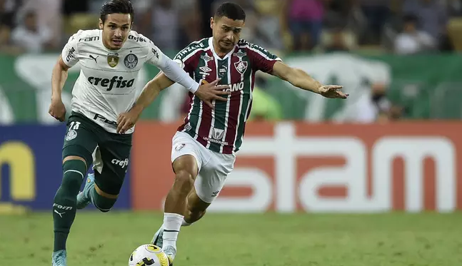Fluminense e Palmeiras terminam jogo com placar de 1x1 no estádio do Maracanã