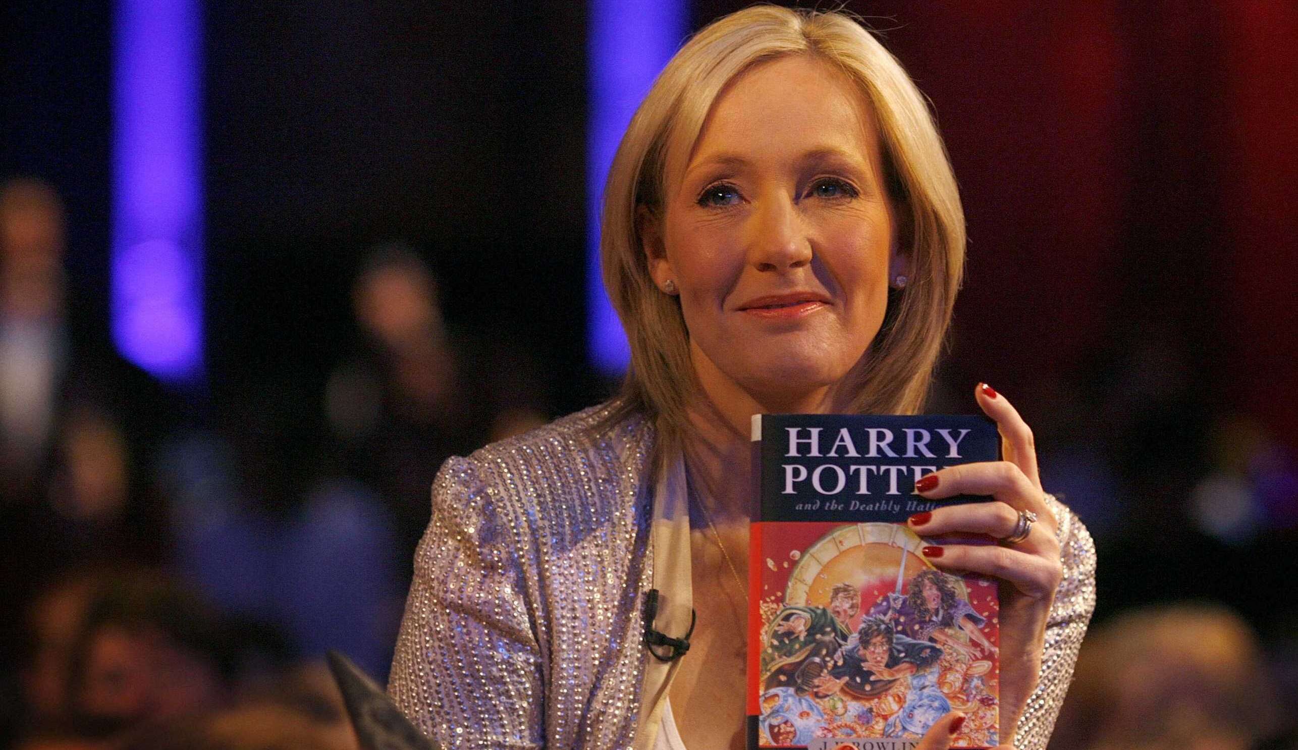 J.K. Rowling revela motivo de não ter participado de especial de Harry Potter Lorena Bueri