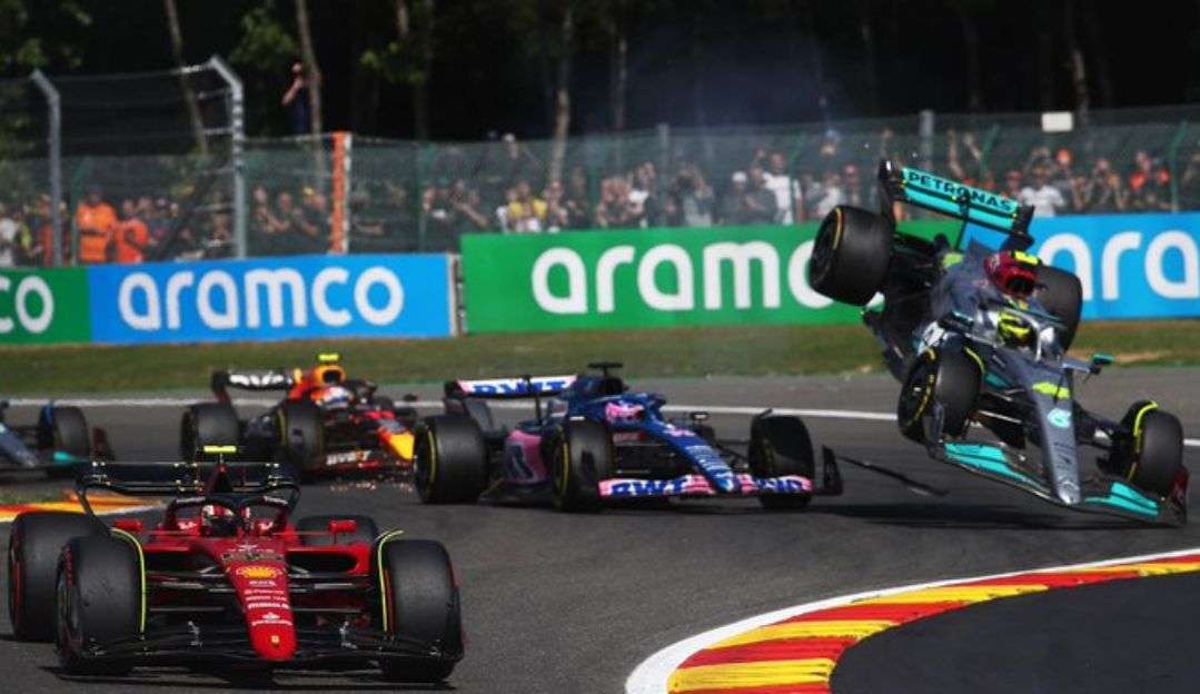 Hamilton se recusa a falar com Alonso sobre batida depois de ser xingado
