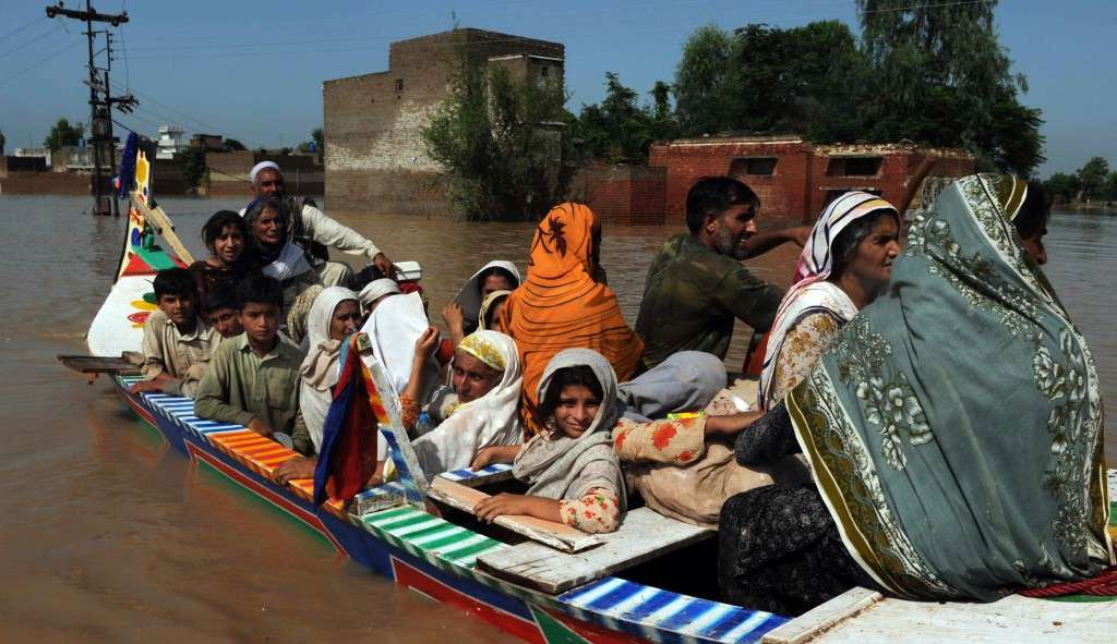Inundações no Paquistão deixam rastro de destruição e mais de 1,1 mil mortos 