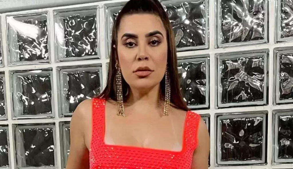 Naiara Azevedo comenta sobre faixa que gravou com Marília Mendonça