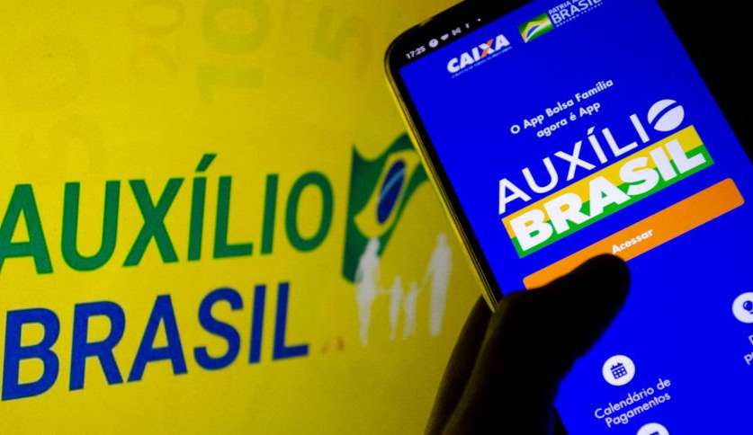 Auxílio Brasil passa a contar com a liberação de crédito consignado