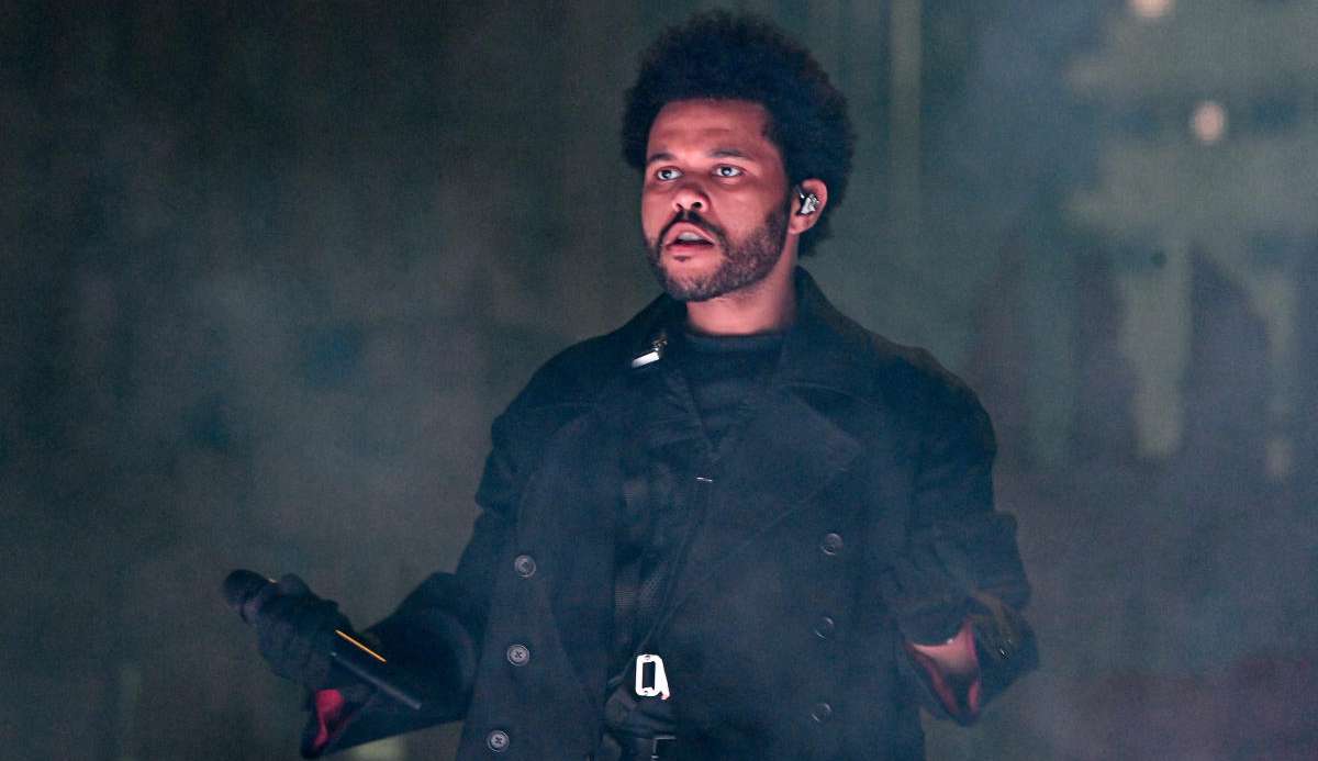The Weeknd interrompe show lotado após perder a voz durante apresentação