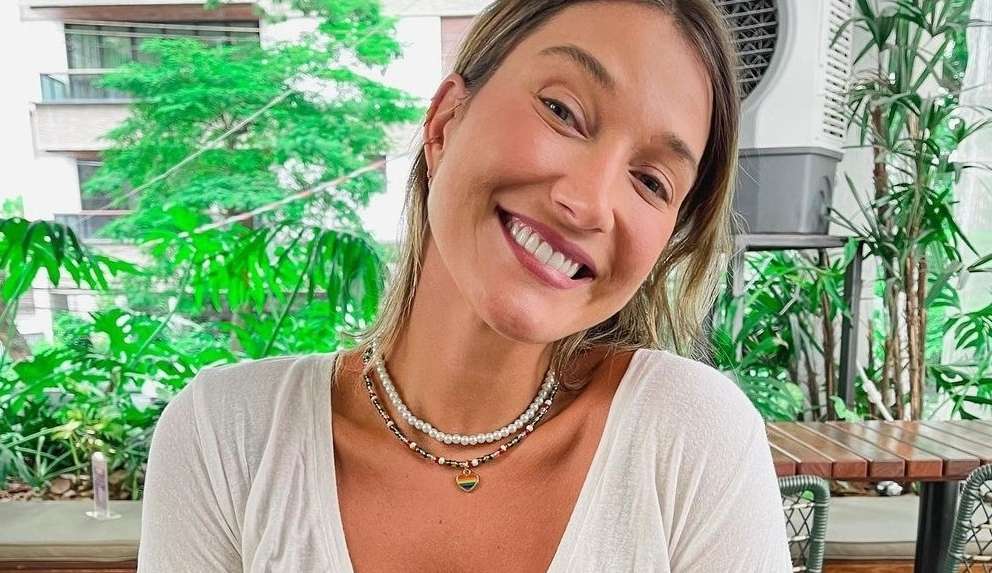 Gabriela Pugliesi exibe barrigão de sete meses Lorena Bueri