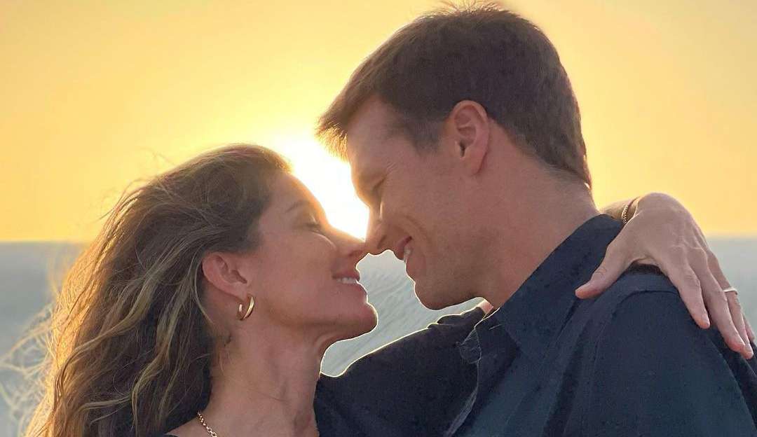 Gisele Bündchen torce para o time de Tom Brady, após rumores de uma briga entre o casal  Lorena Bueri