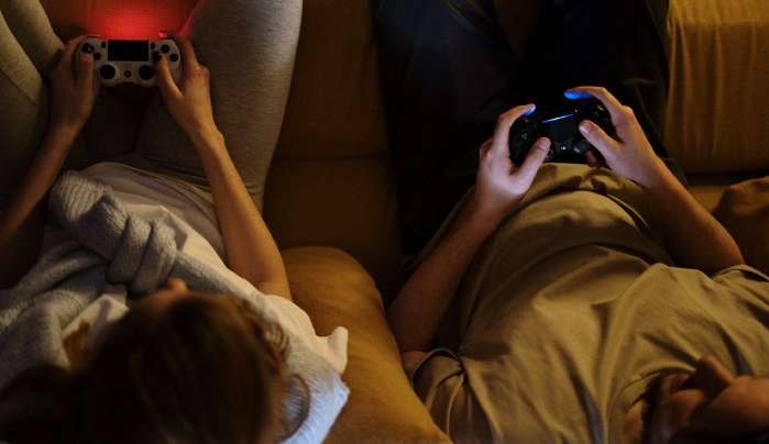 30% dos jovens brasileiros fazem uso excessivo de videogames, afirma estudo Lorena Bueri