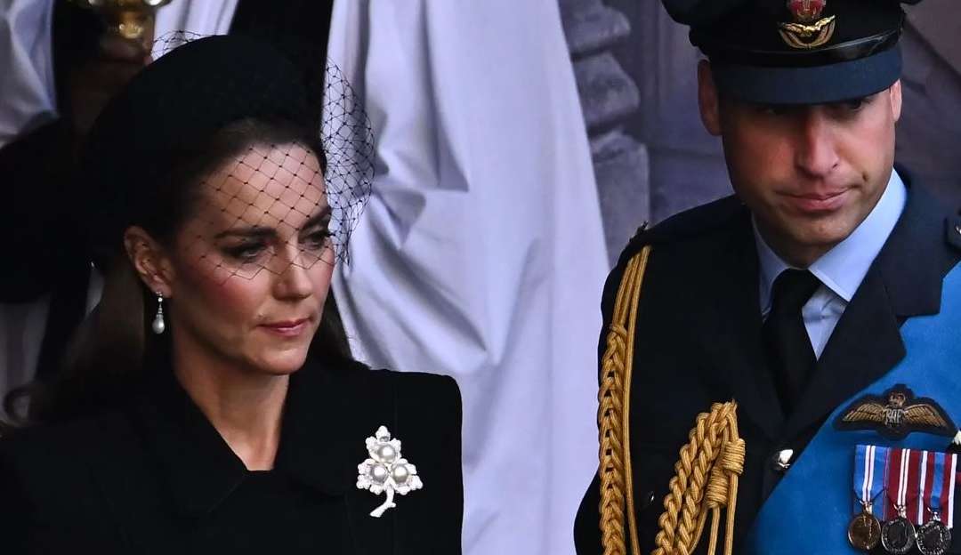 Kate Middleton homenageia rainha Elizabeth II em velório