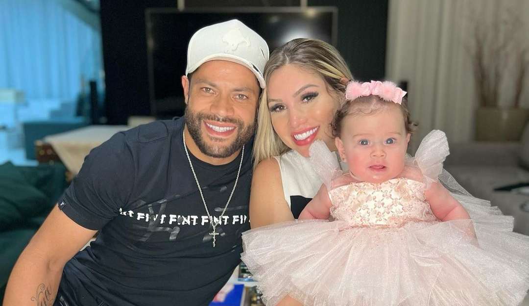 Hulk Paraíba comemora 5 meses da filha Zaya
