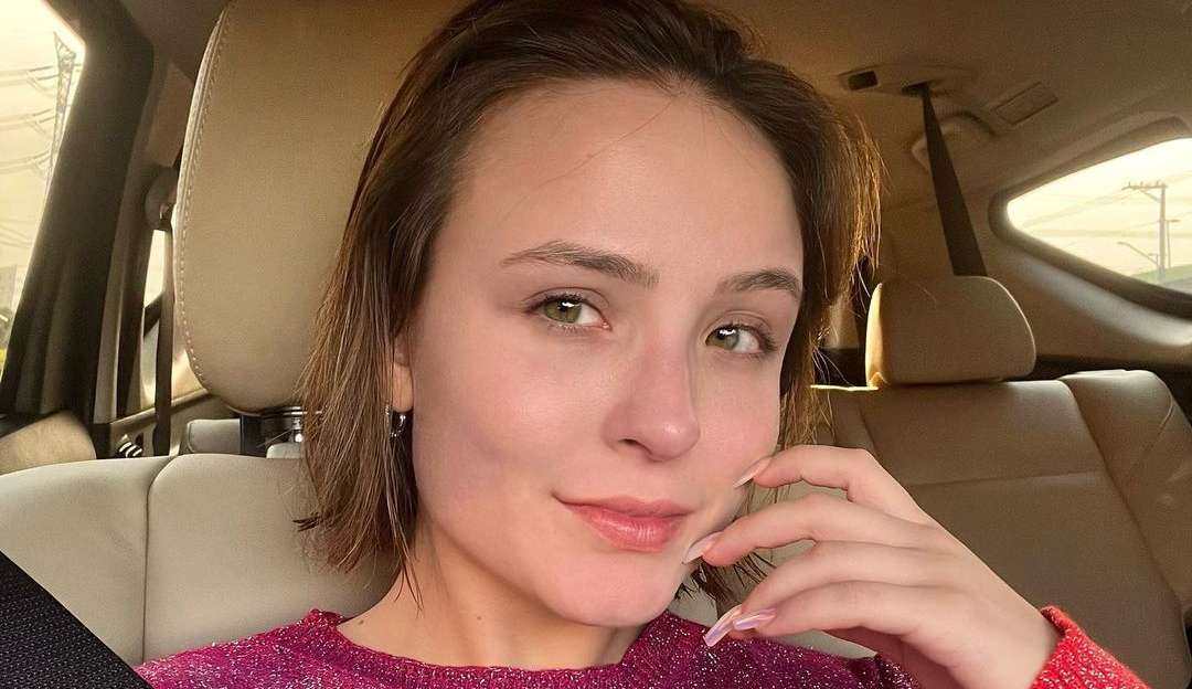 Larissa Manoela desabafa sobre o diagnóstico de ovário policístico  Lorena Bueri