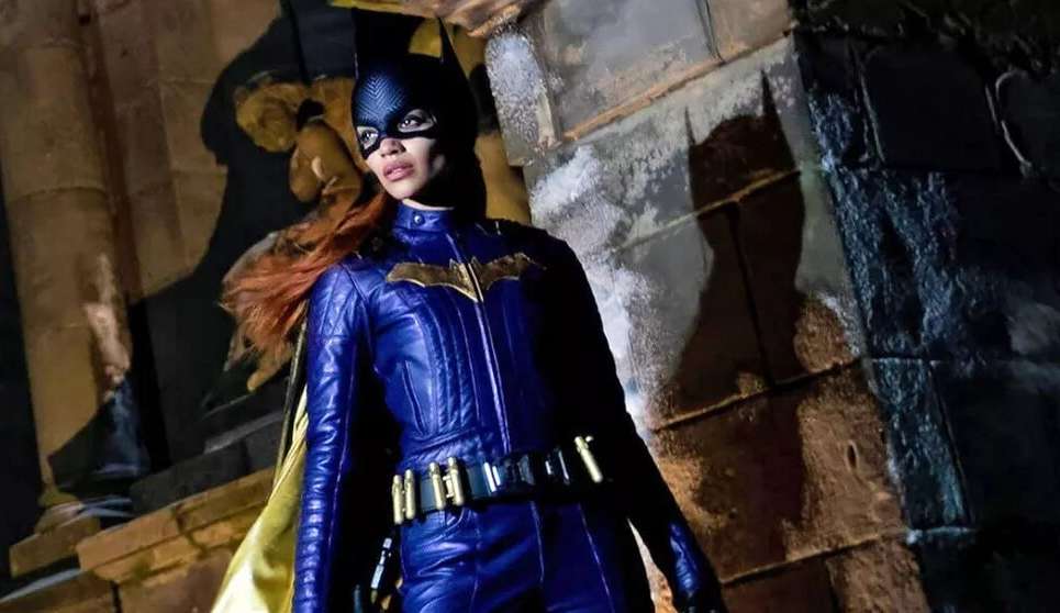 Batgirl: Leslie Grace revela imagens inéditas dos bastidores em vídeo