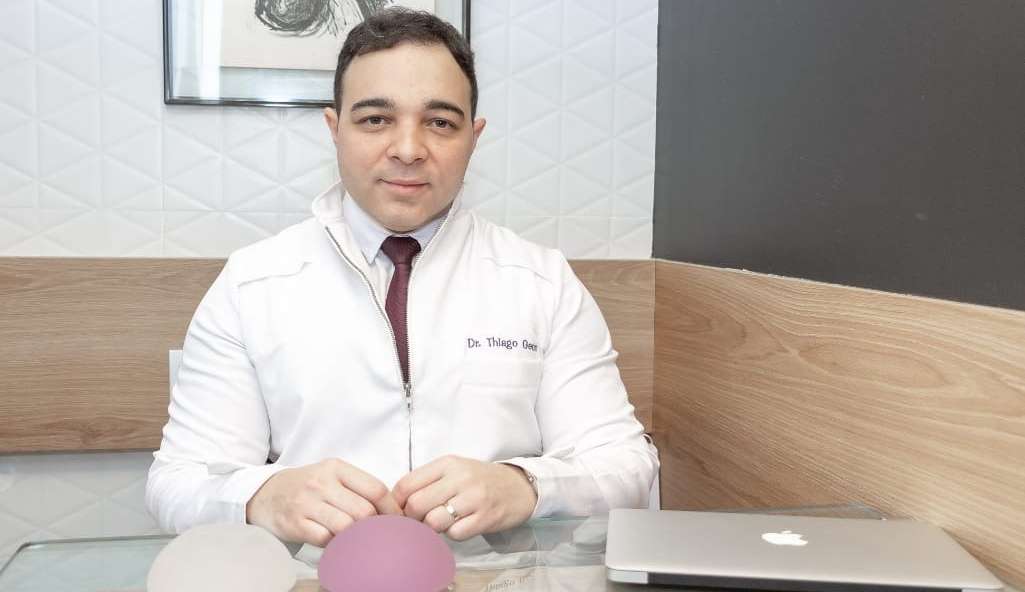 Dr. Thiago Genn explica sobre a importância da cirurgia plástica para o bem-estar Lorena Bueri