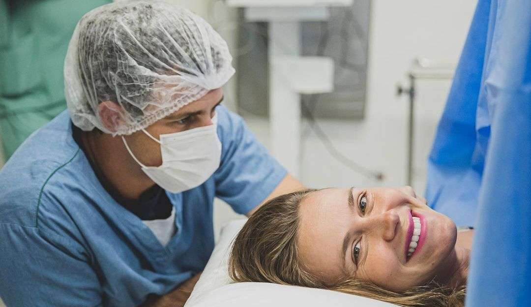 Renata Kuerten dá à luz a filha após bolsa estourar em consulta