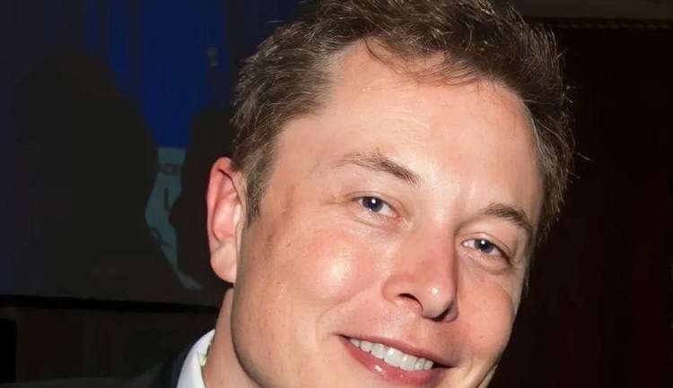 Em 5 horas Elon Musk perde US$ 5 bilhões  Lorena Bueri