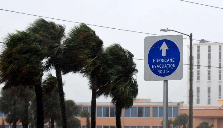 Furacão Ian é rebaixado para tempestade tropical na Flórida Lorena Bueri